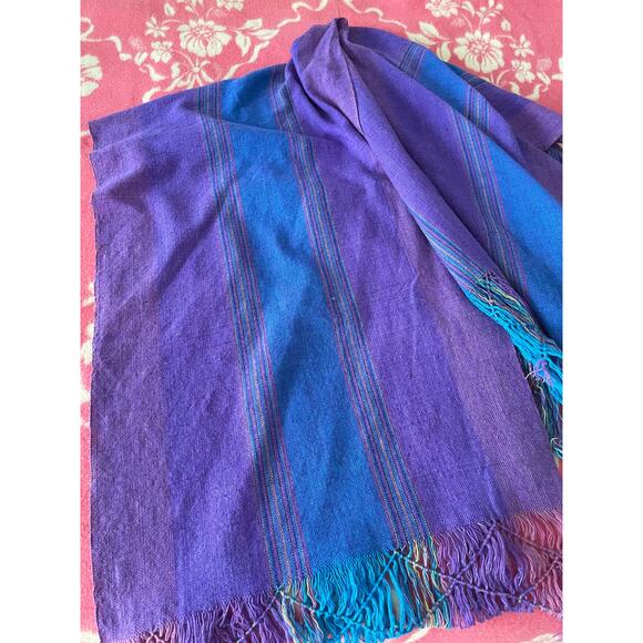vtg. Mexican fringed Handwoven 100% wool shawl poncho scarf O/S - Picture 3 of 7